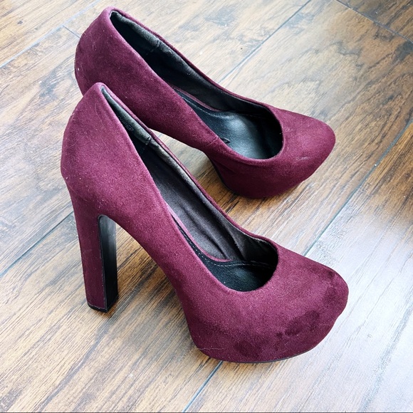 H&M Shoes - $5 SALE H&M DIVIDED Suede Platform Pumps